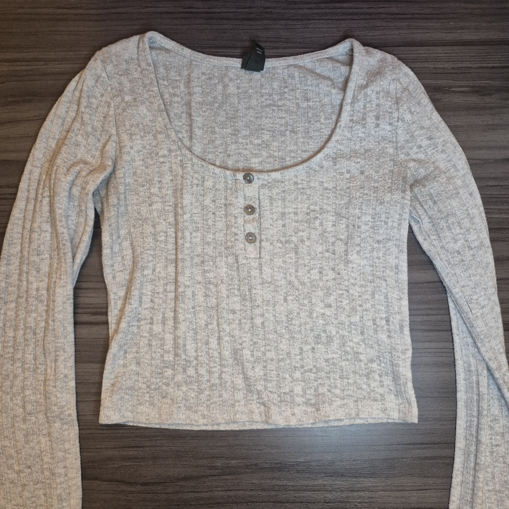 Light Gray Ribbed Henley Long Sleeve Top - Picture 8 of 11